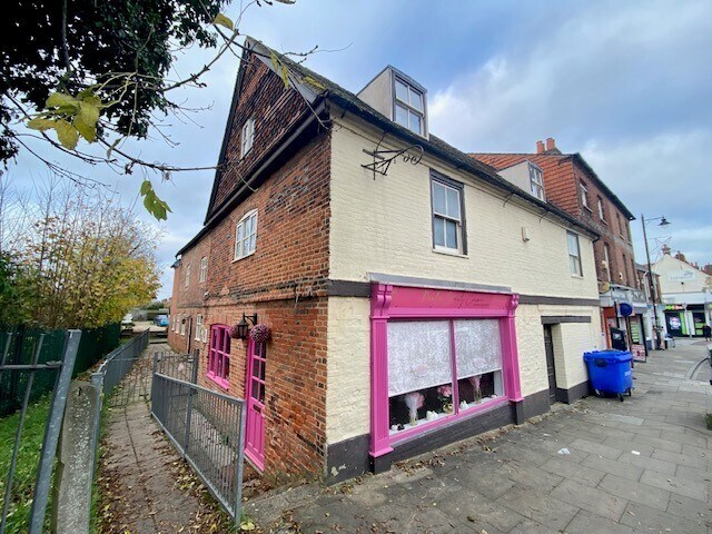 61 Bartholomew St, Newbury, BKS for Rent