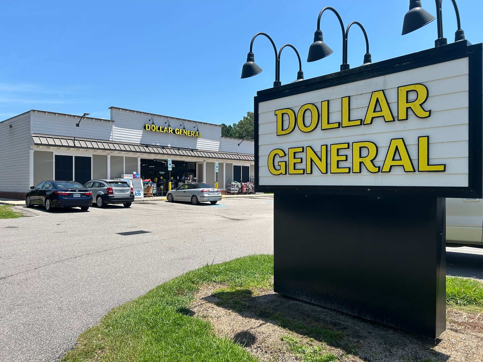 1035 Holiday Island Rd, Hertford, NC for Sale