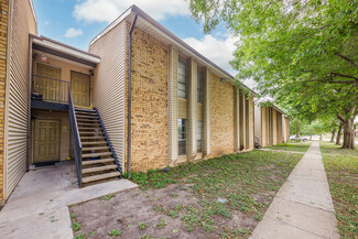 Lockhart, TX Apartments - 700 N Medina St