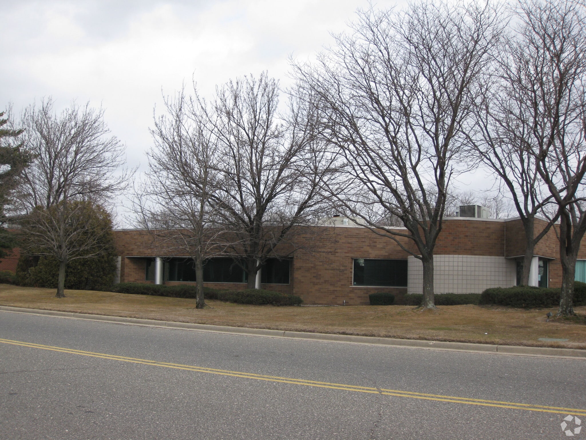 8400 New Horizons Blvd, Amityville, NY for Rent