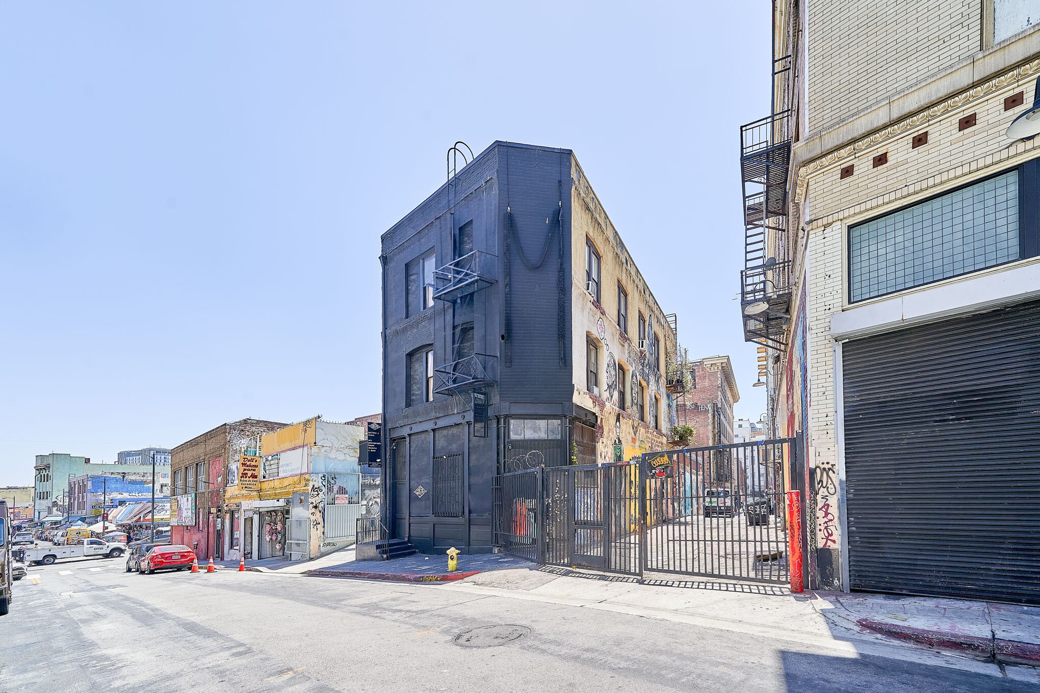 118 Winston St, Los Angeles, CA for Sale