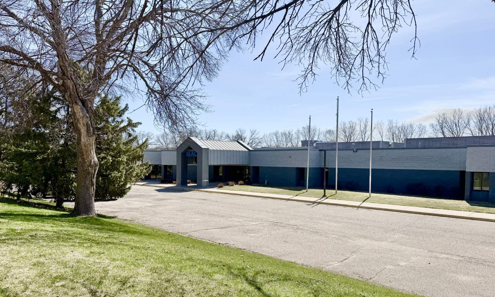 2110 Silver Bell Rd, Eagan, MN for Sale