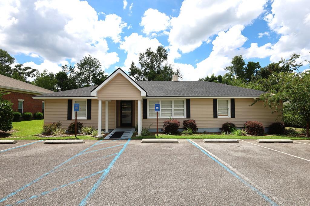 2914 N Oak St, Valdosta, GA for Rent