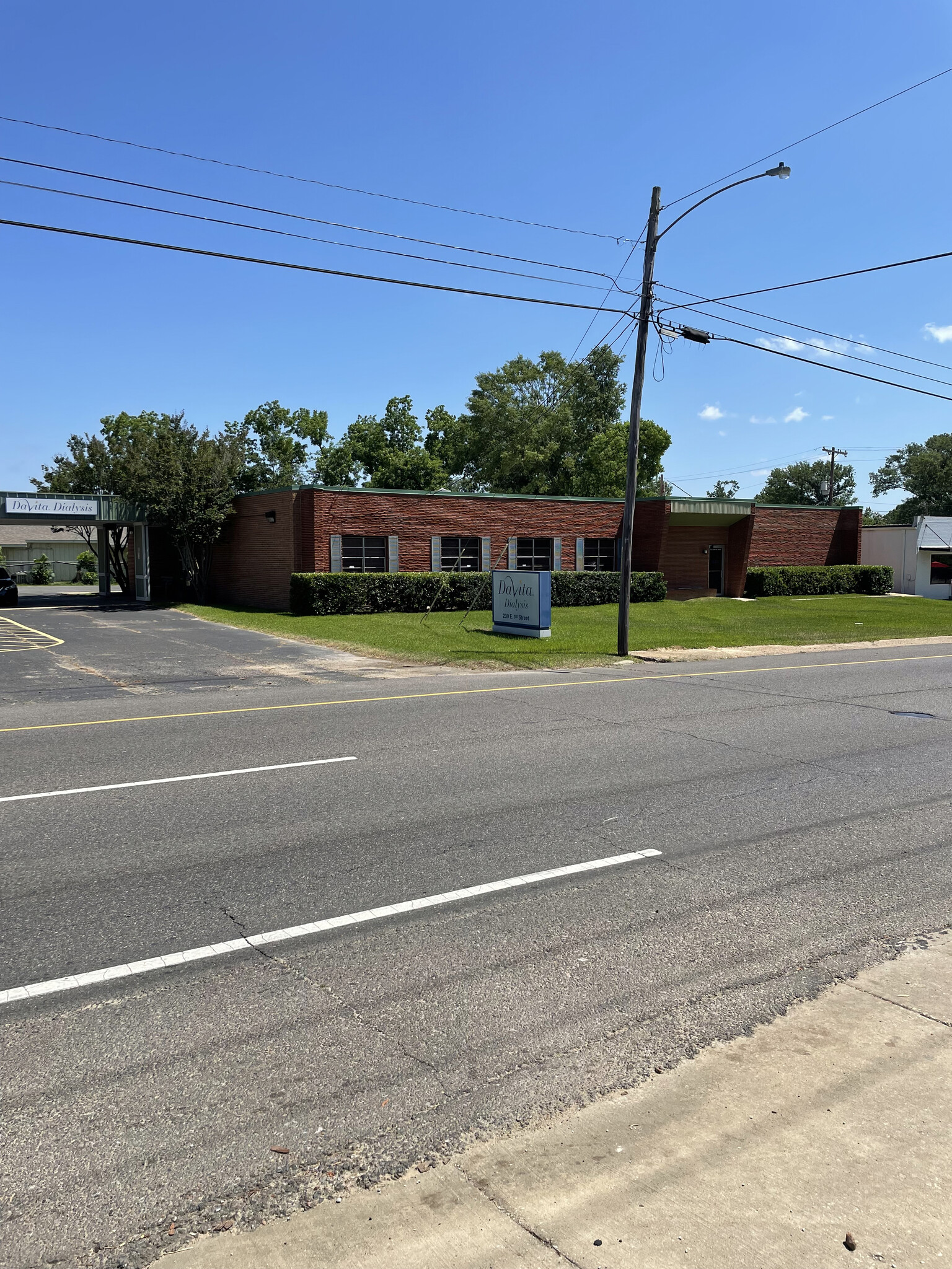 239 E 1st St, Deridder, LA for Rent