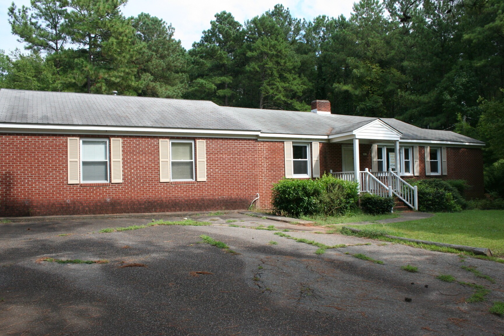 1013 Carthage St Sanford, NC 27330 Office Property for Lease on