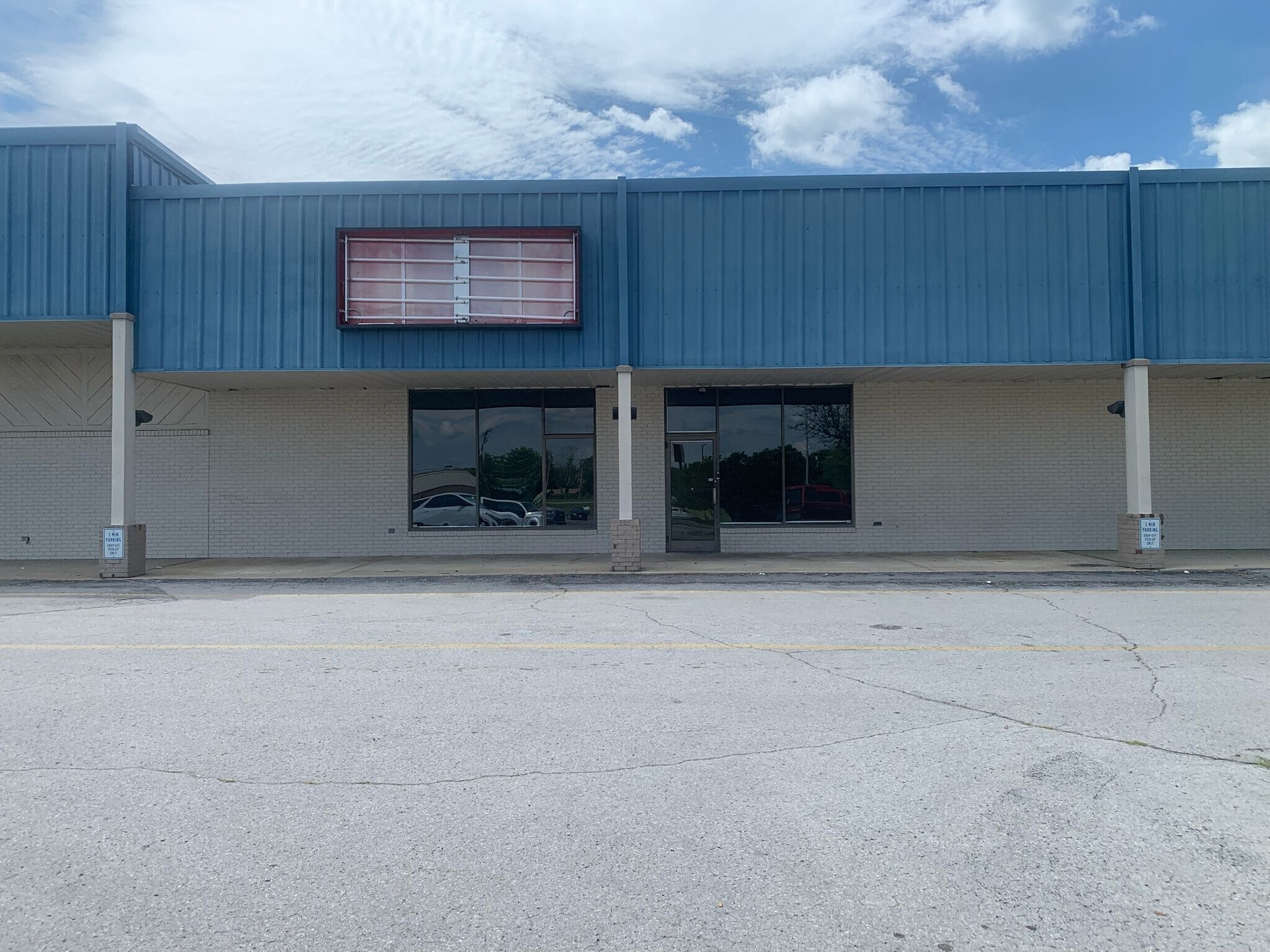 2465 Lakeway Dr, Russell Springs, KY for Rent