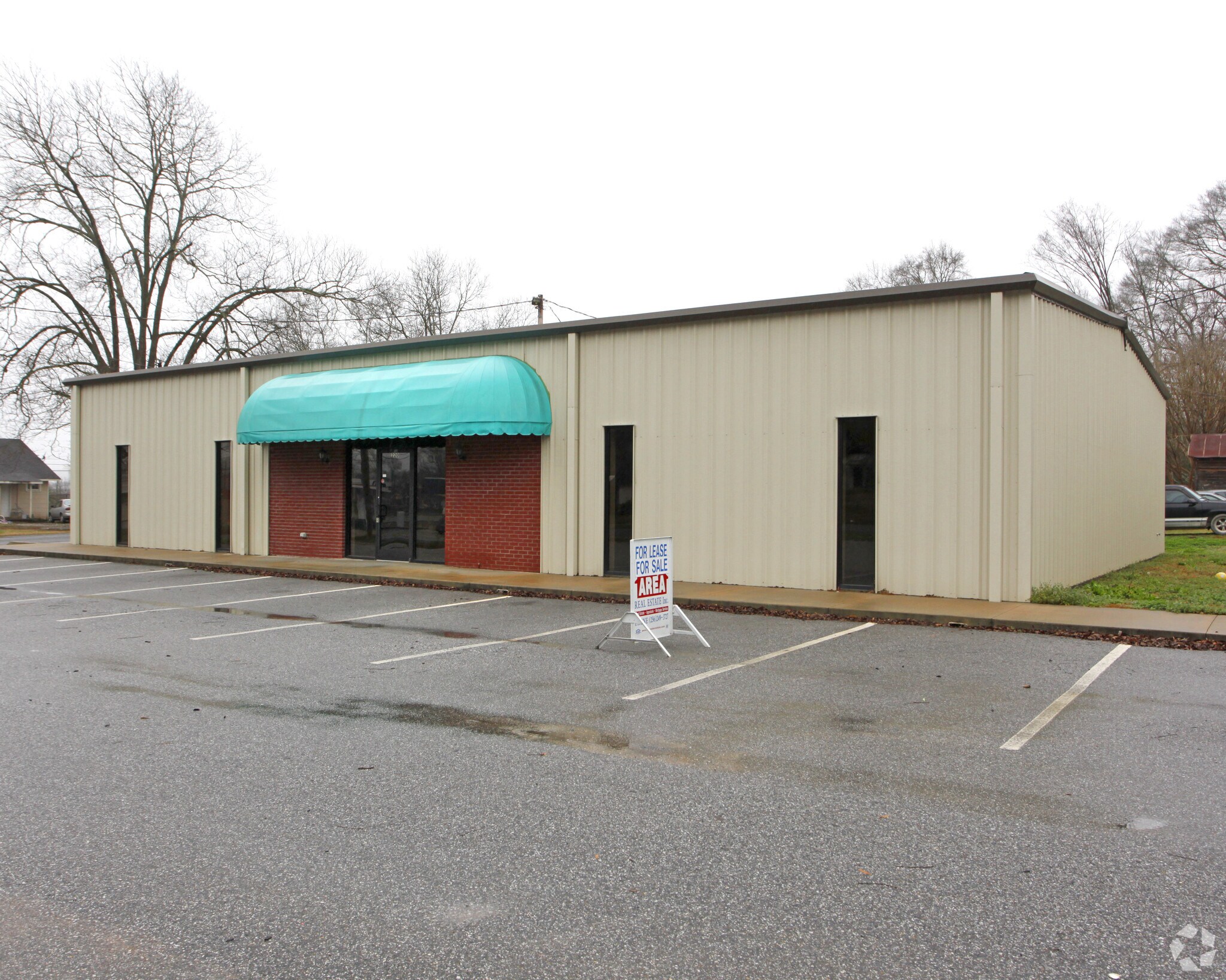 220 E 3rd St, Sylacauga, AL for Sale