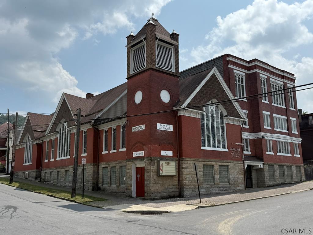 700 Park Ave, Johnstown, PA for Sale