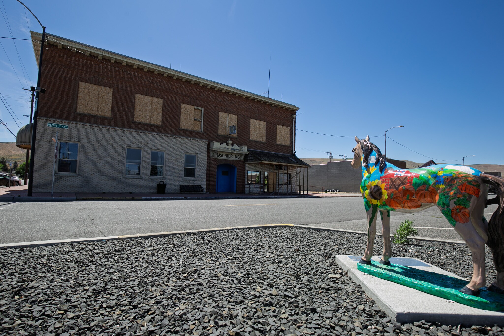 601 7th St, Prosser, WA for Sale