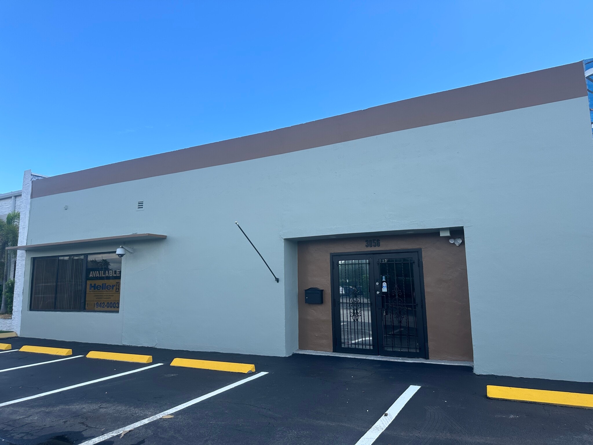 3056 NE 12th Ter, Oakland Park, FL for Sale