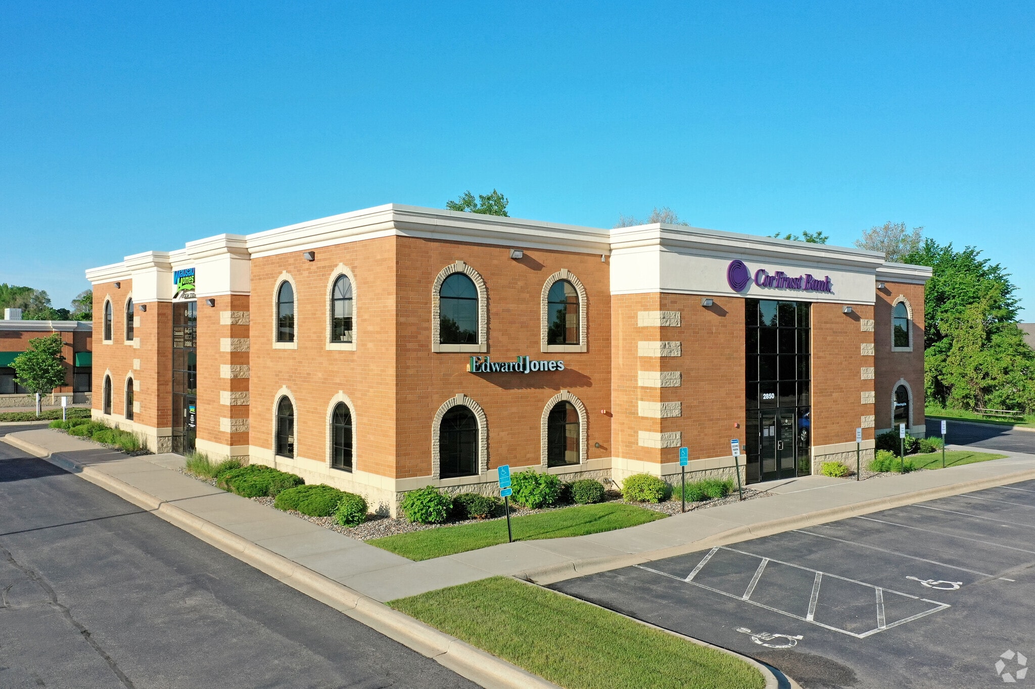 2850 Cutters Grove Ave, Anoka, MN for Rent