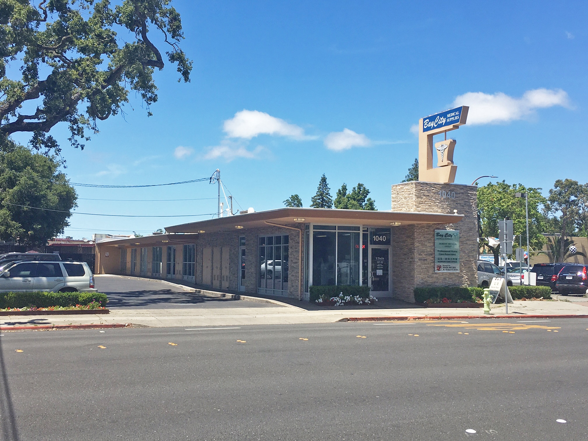 1040 Brewster Ave, Redwood City, CA for Rent