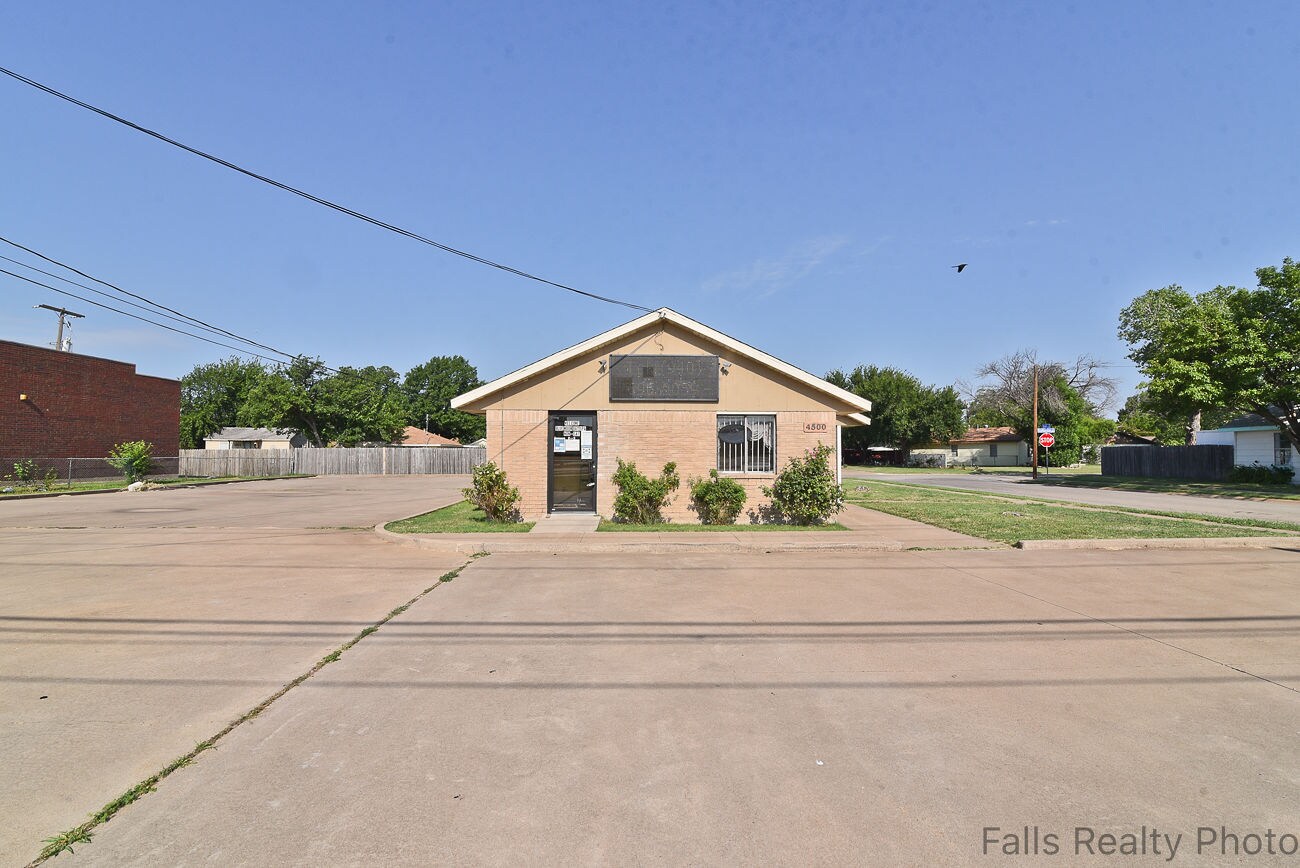 4500 Kemp Blvd, Wichita Falls, TX for Sale