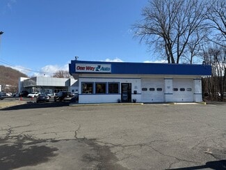 Danbury, CT Storefront Retail/Office - 79 Federal Rd