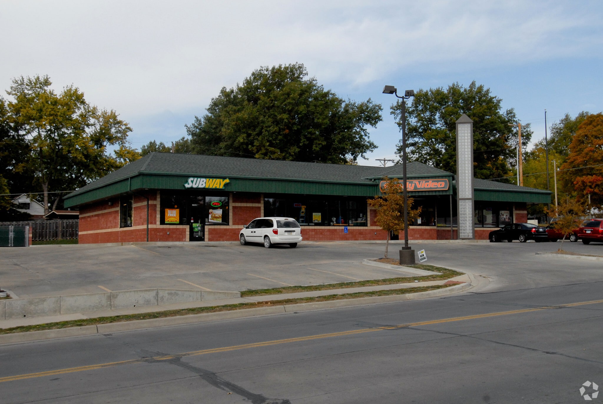 1700 S 10th Ave, Leavenworth, KS for Rent