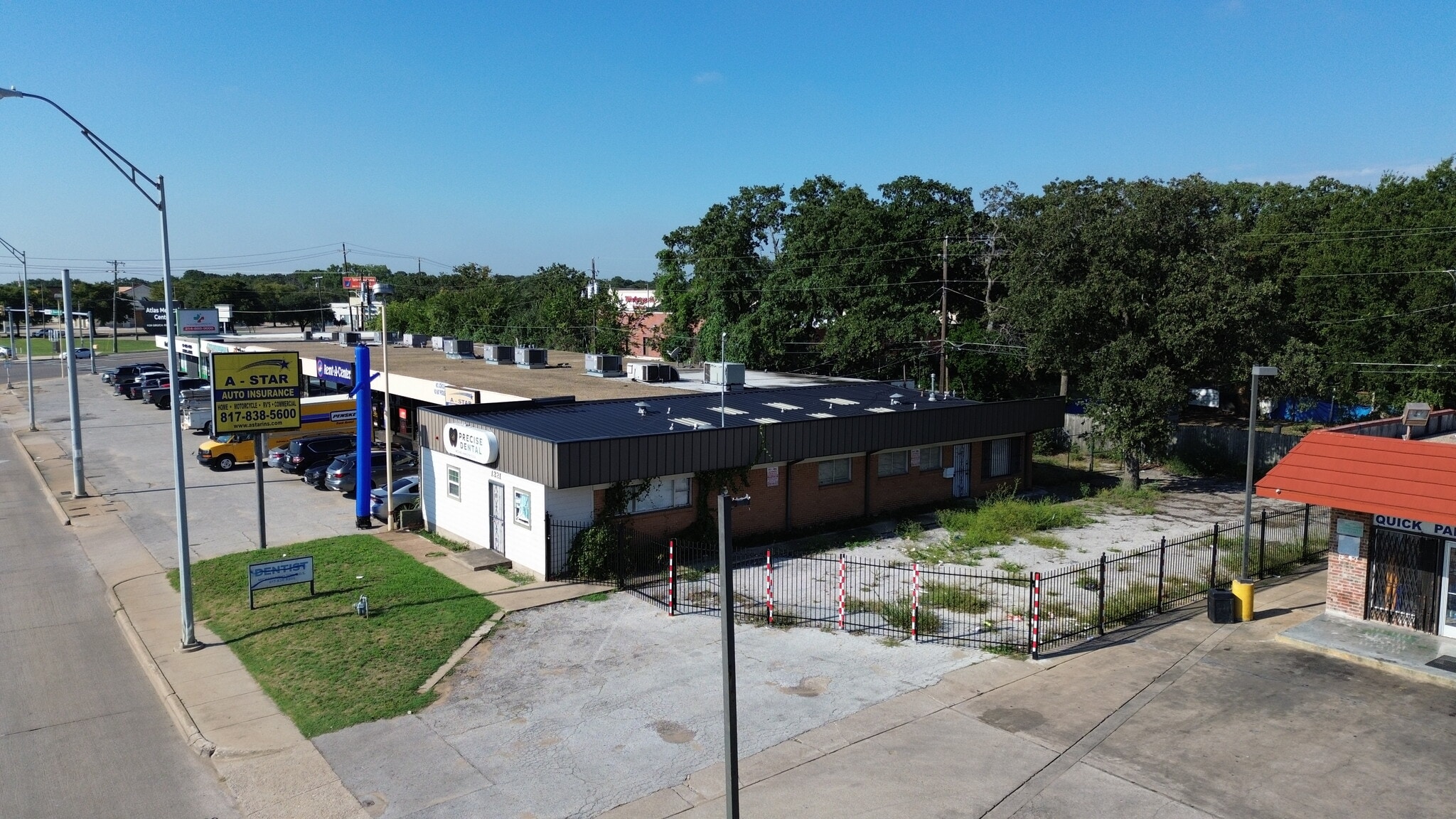 1321 N Beach St, Fort Worth, TX for Sale