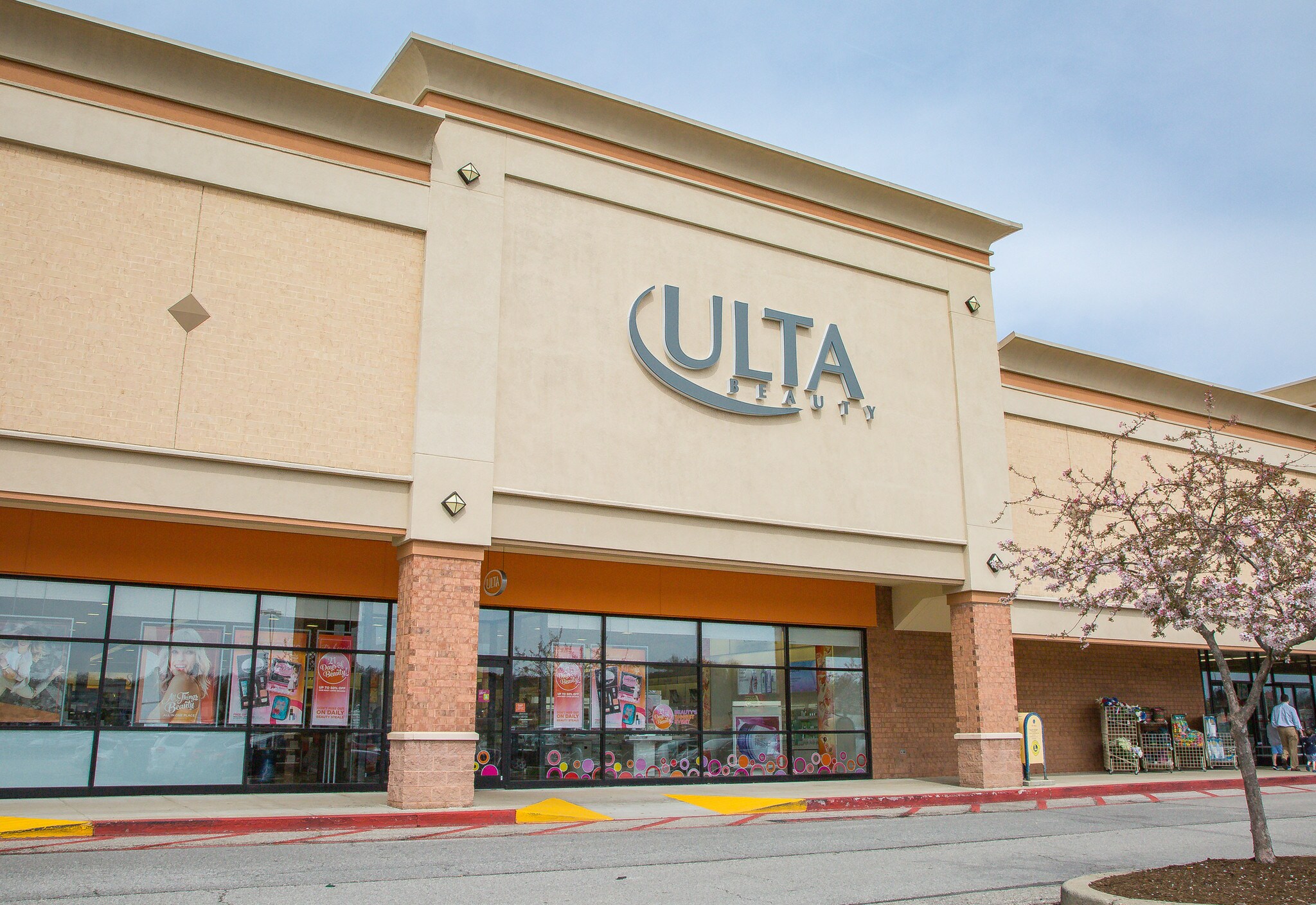 222 Rhl Blvd Charleston, WV 25309 Shopping Center Property for Lease