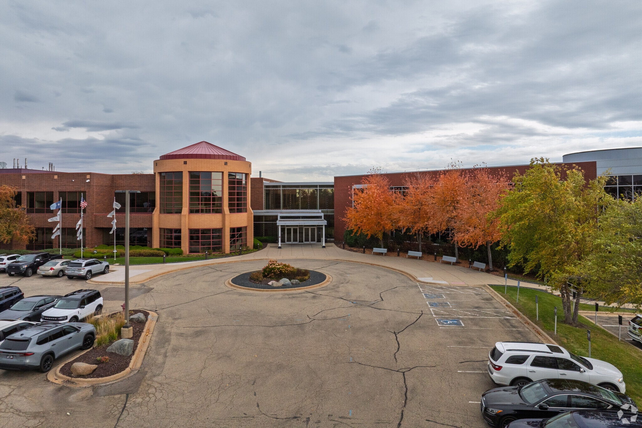10700 Bren Rd W, Minnetonka, MN for Rent
