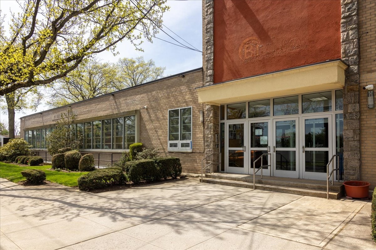 16711 73rd Ave, Fresh Meadows, NY for Rent