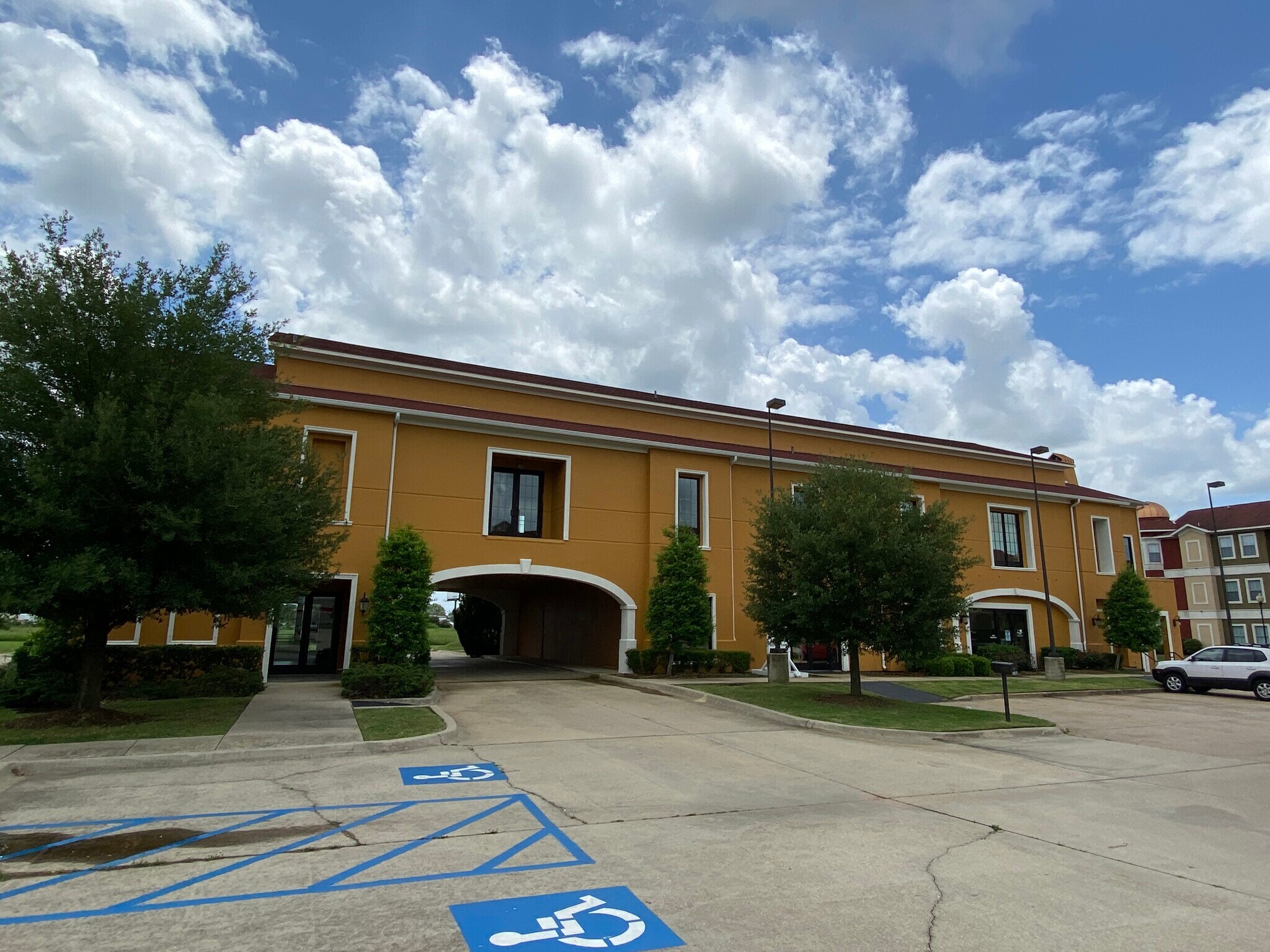 6350 Venecia Dr Bossier City, LA 71111 Specialty Property for Lease