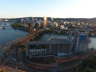 Portland, OR undefined - 900 N Thunderbird Way