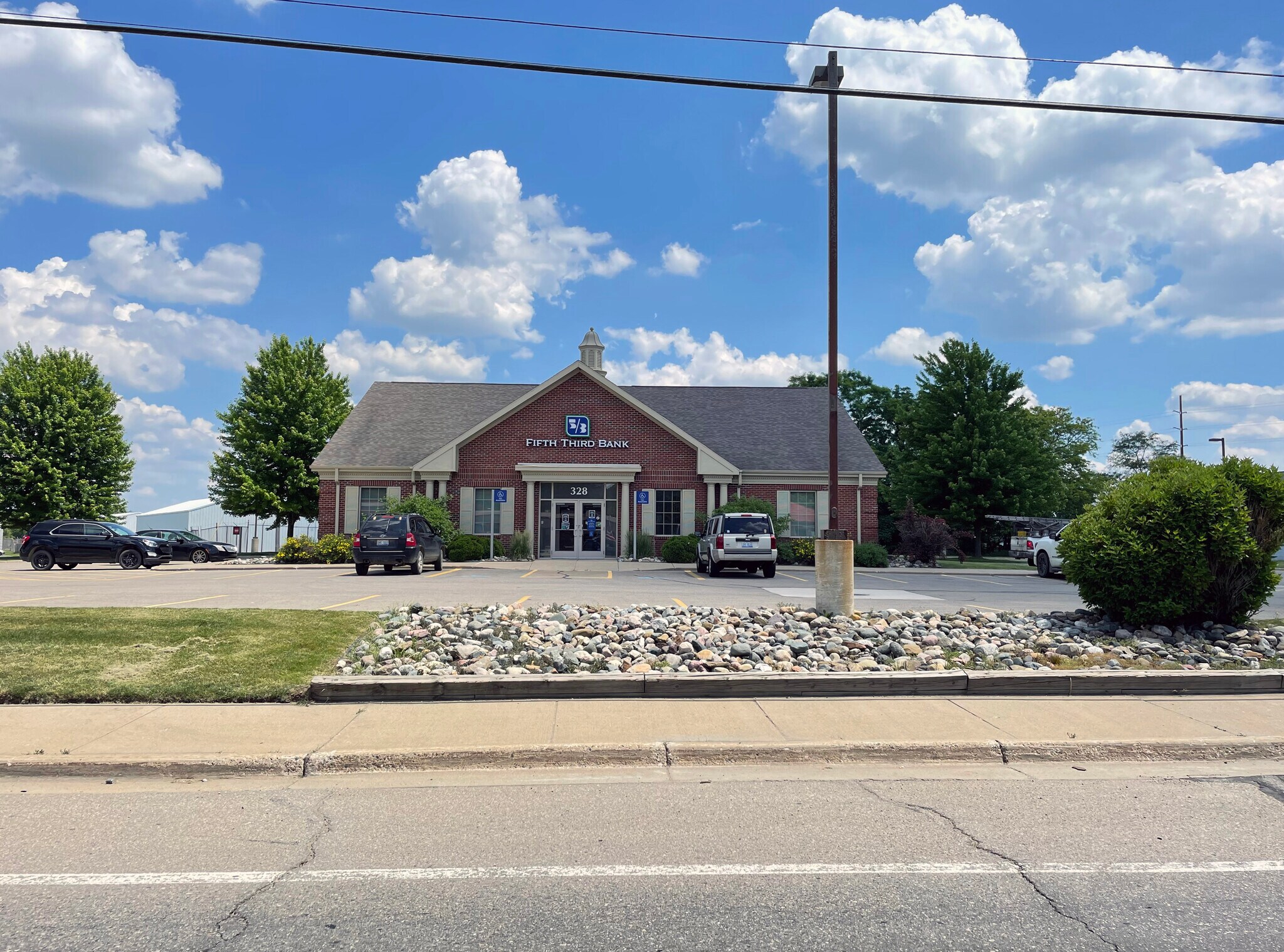 328 Lansing St Charlotte, MI 48813 Retail Property for Sale on