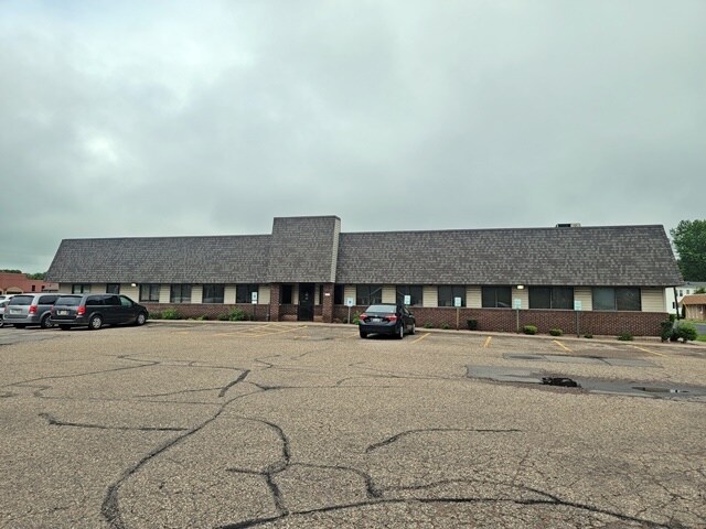 300 S Peach Ave, Marshfield, WI for Rent