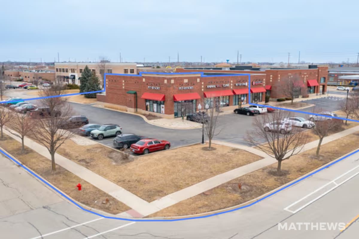 471-479 Briargate Dr, South Elgin, IL for Sale