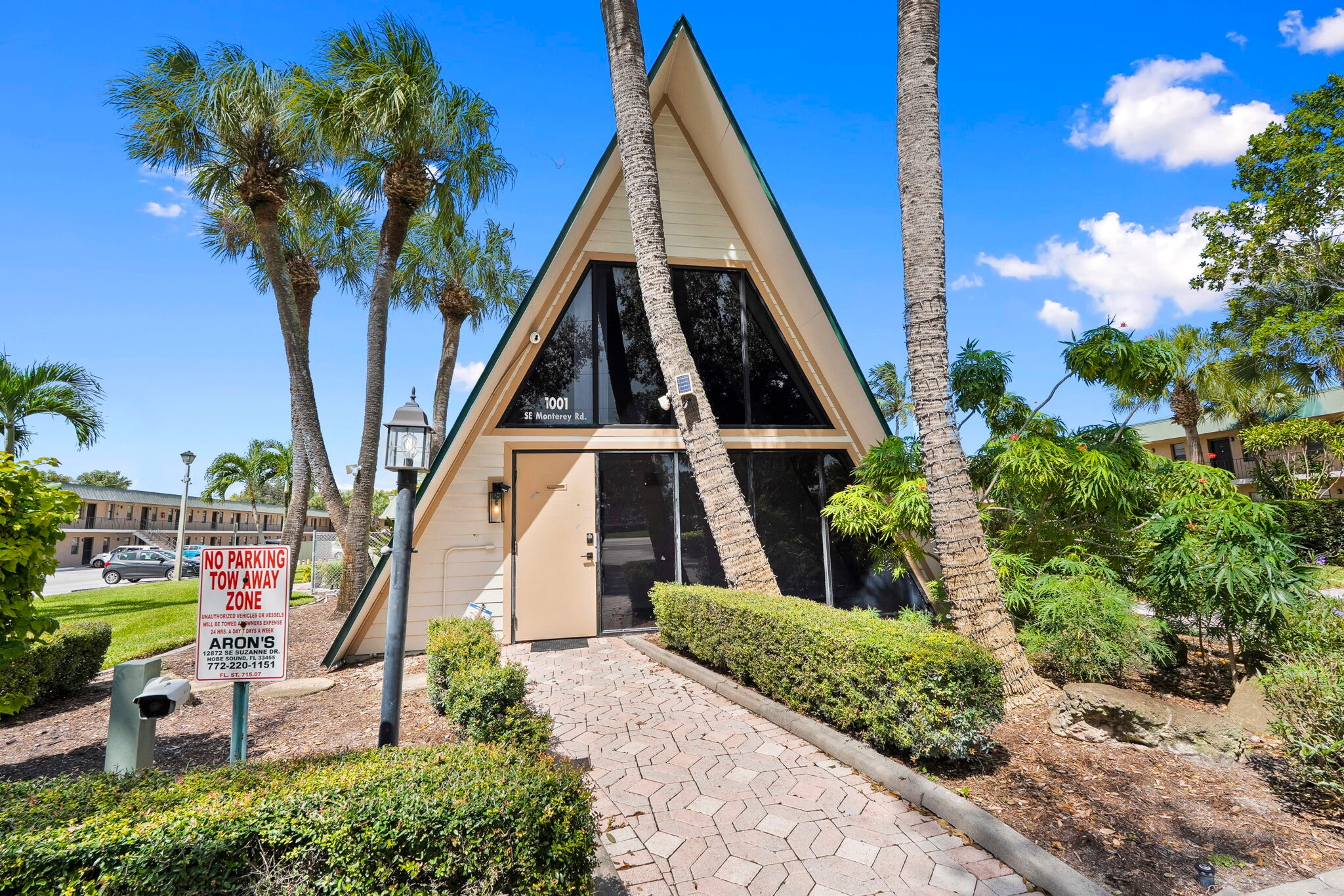 1001 SE Monterey Rd, Stuart, FL for Sale