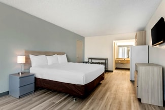 Pueblo, CO Hospitality - 4001 N Elizabeth St