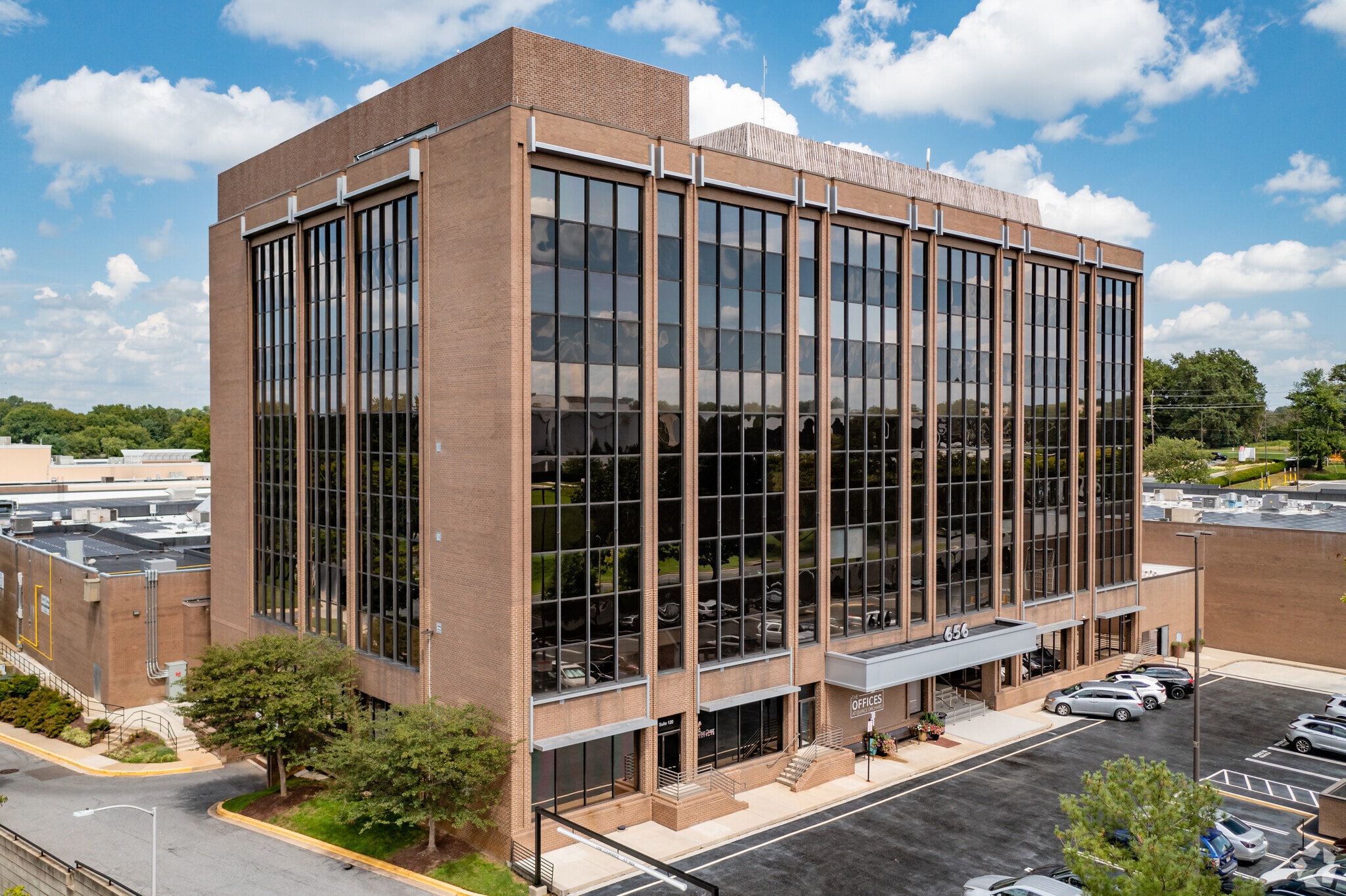 656 Quince Orchard Rd Gaithersburg, MD 20878 Office Property for Lease on