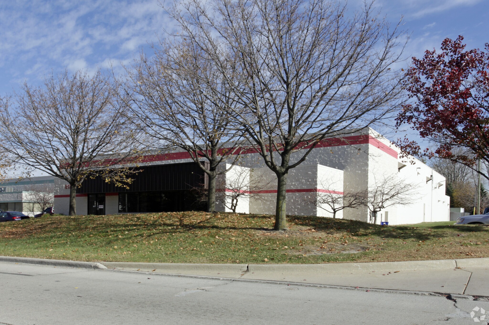 817 Manufacturers Dr Westland, MI 48186 Industrial Property for Sale