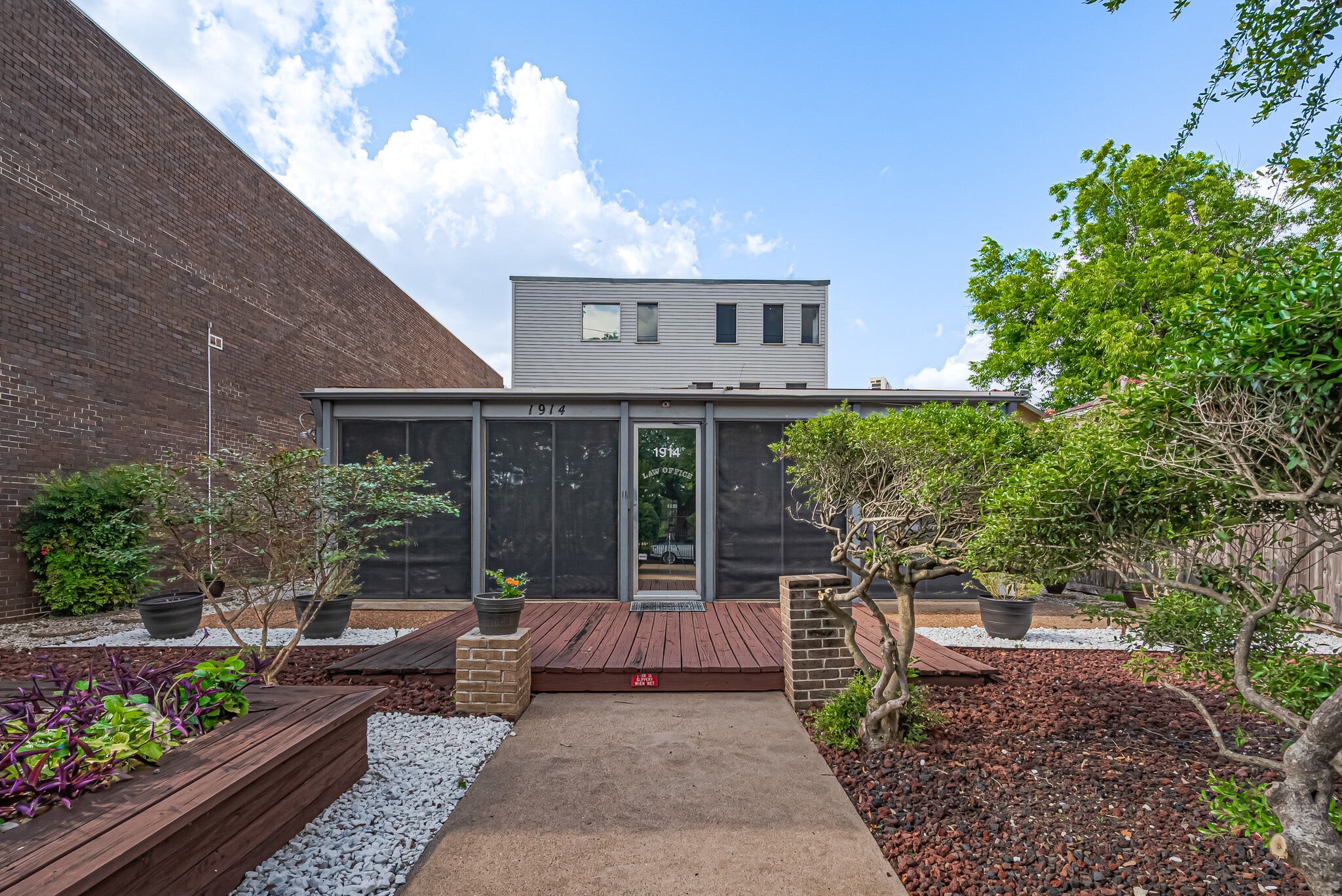 1914 N Memorial Way, Houston, TX for Rent