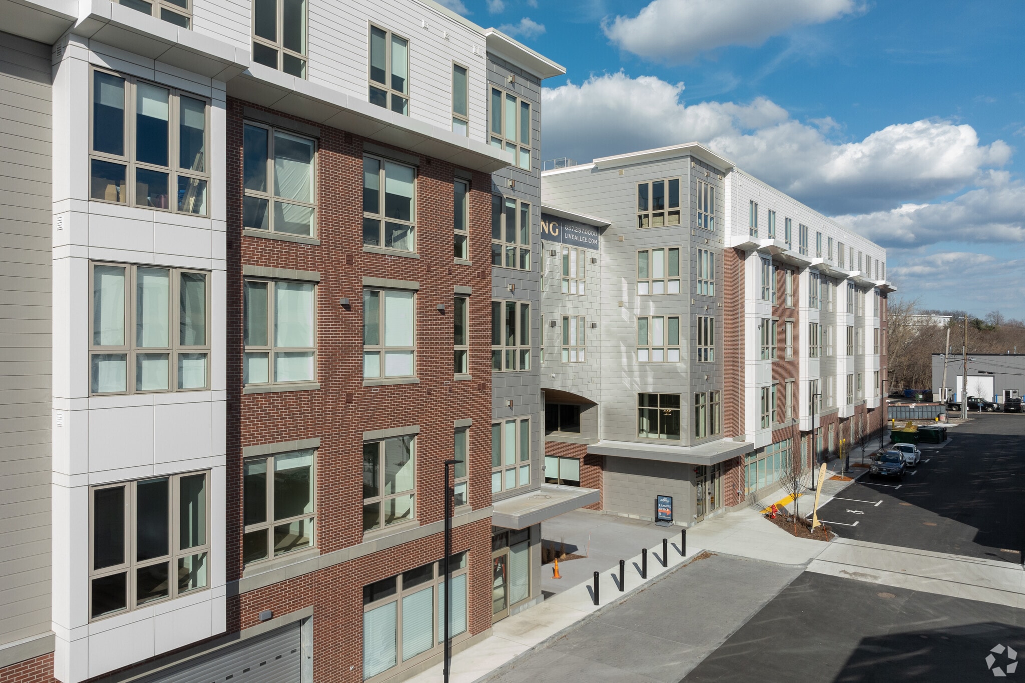 2 Los Angeles St, Newton, MA for Rent