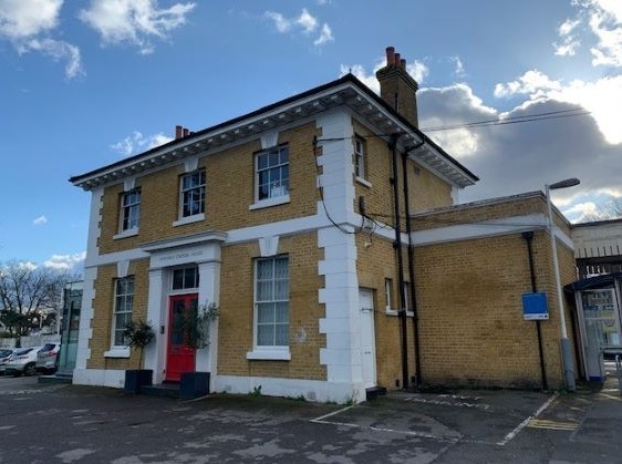 Burlington Ln, London, LND for Rent