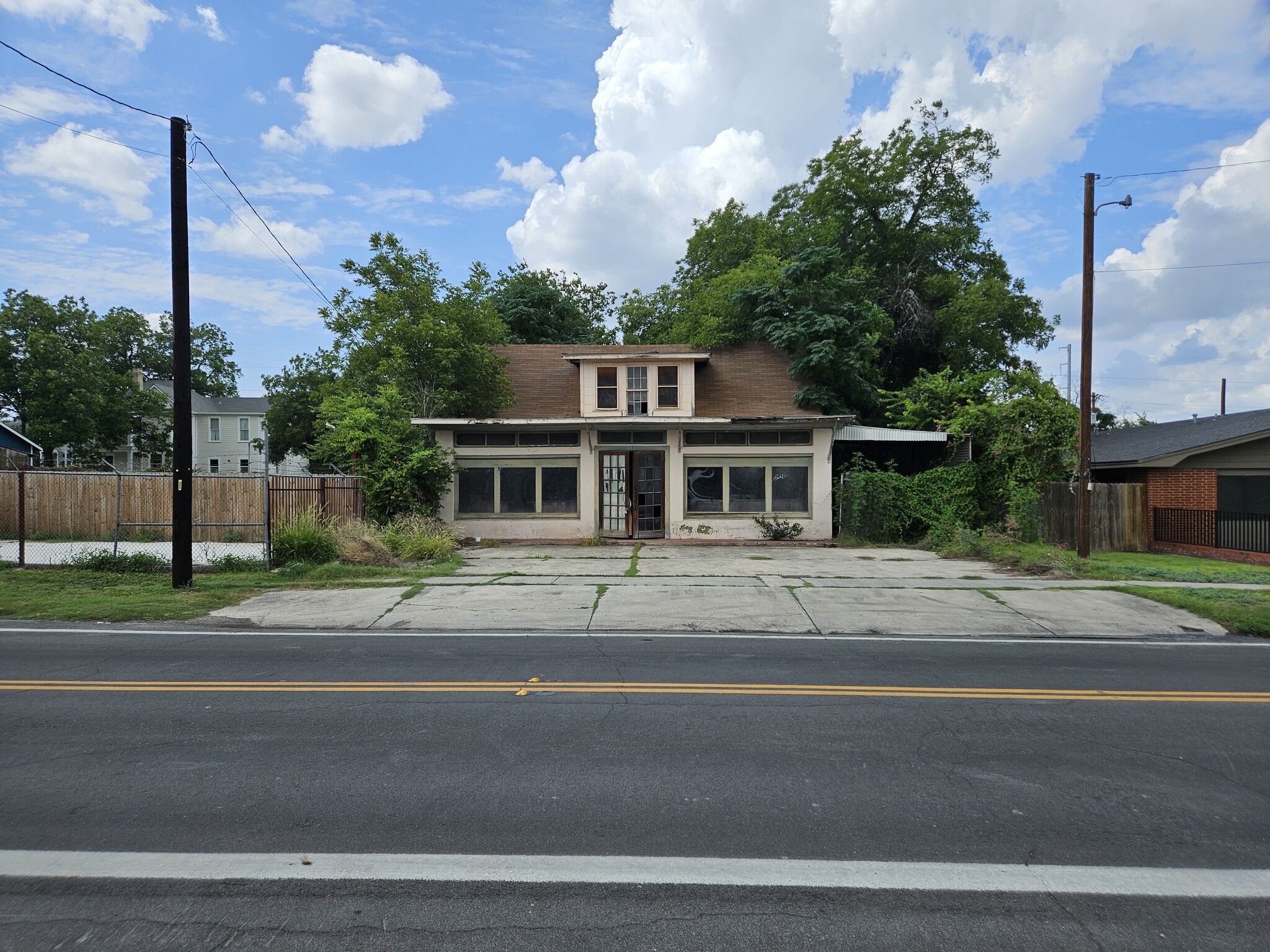 917 Nolan St, San Antonio, TX for Sale