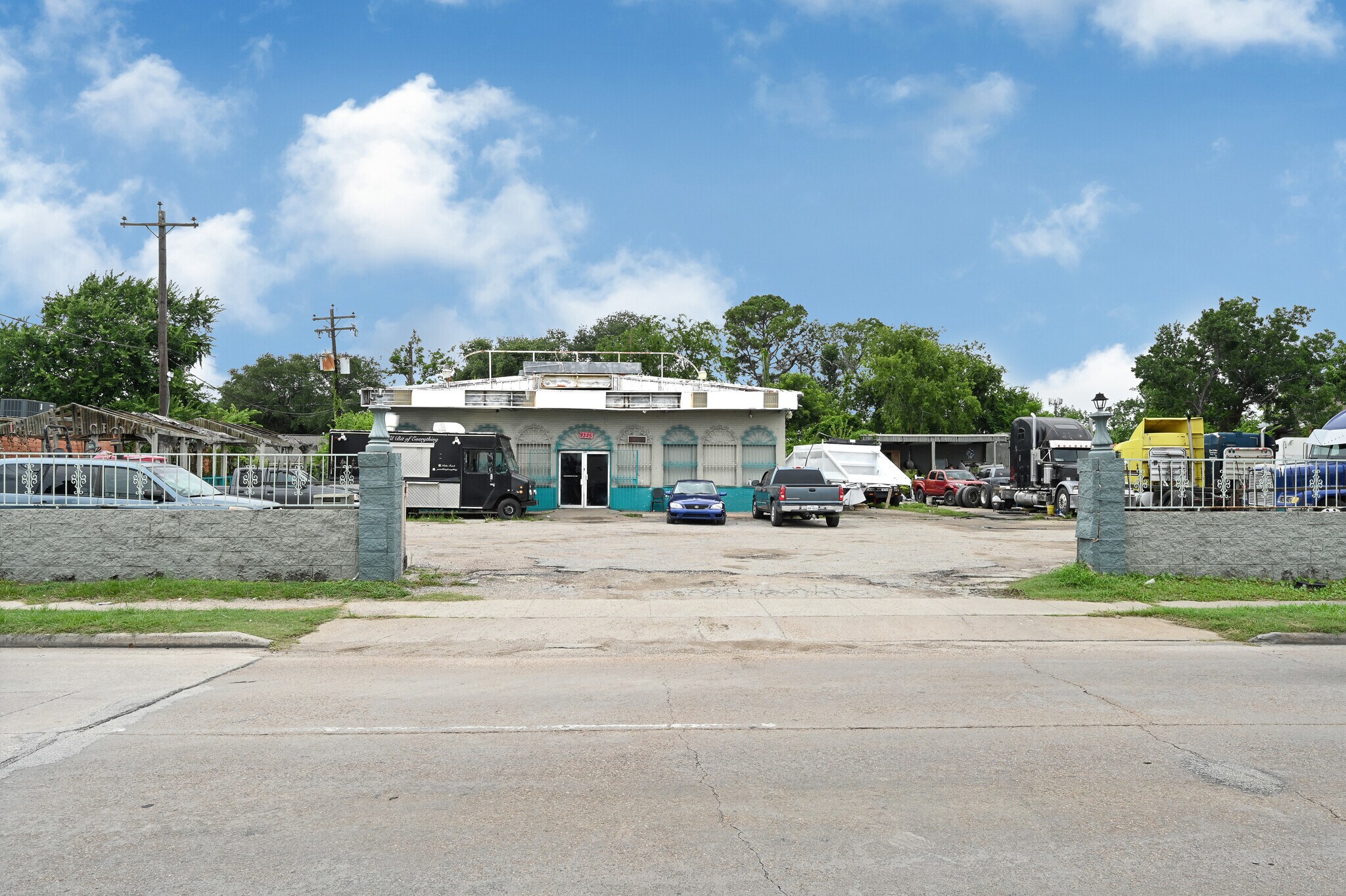 9325 Irvington Blvd, Houston, TX for Sale