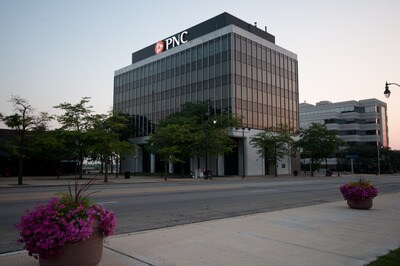 1 Dearborn Sq, Kankakee, IL for Rent