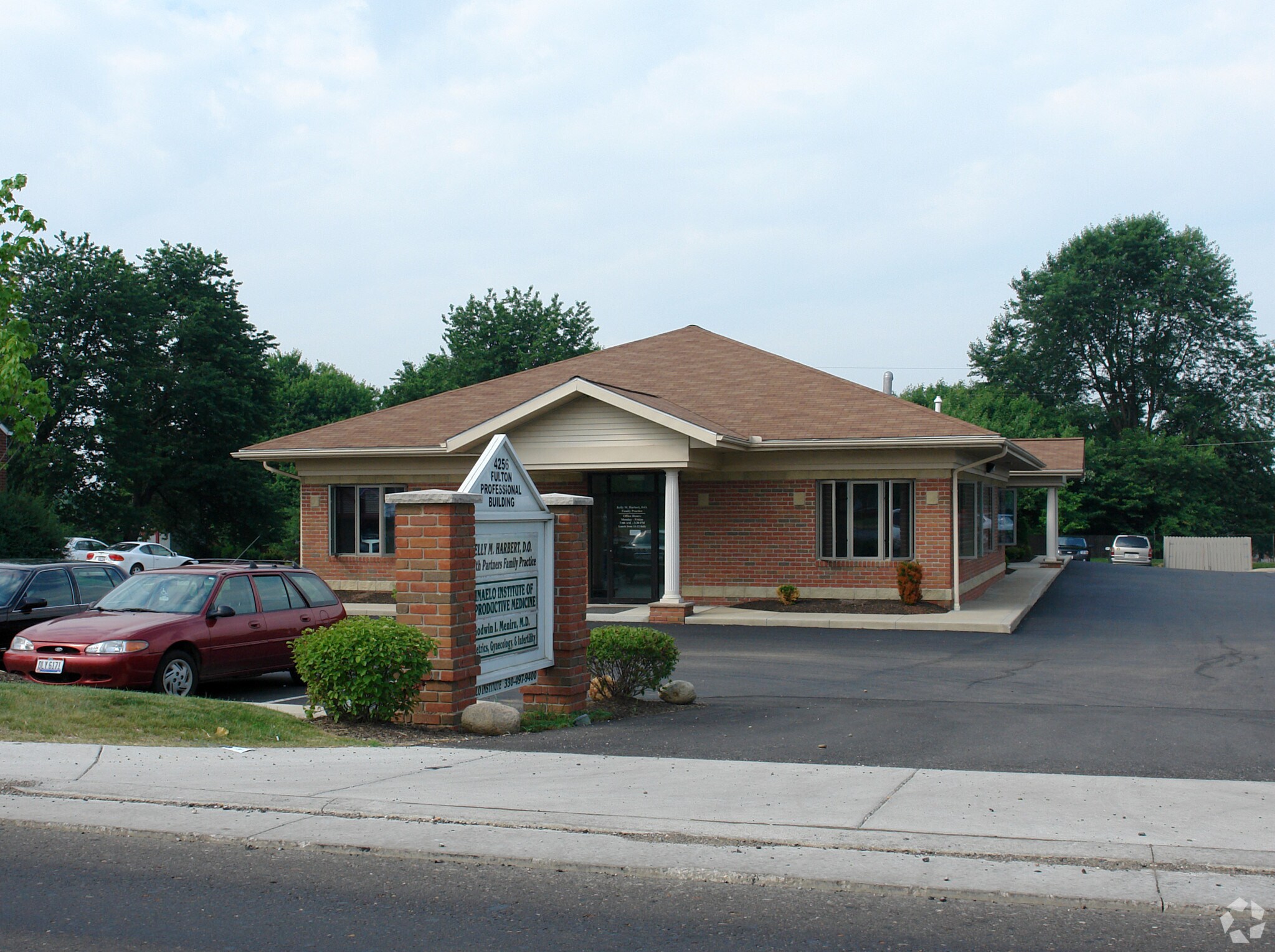 4256 Fulton Dr NW, Canton, OH for Rent