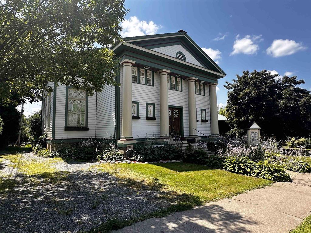 132 E 4th St, Neillsville, WI for Sale