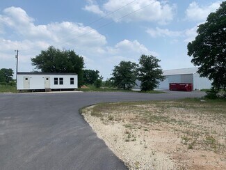 Elgin, TX Industrial - 670 Lower Elgin Rd