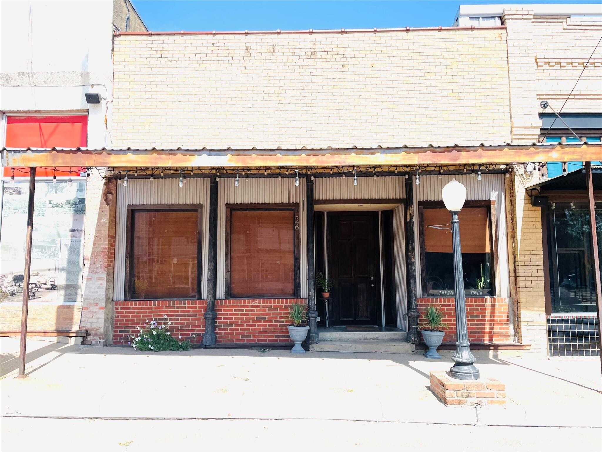 126 E Main St, Wolfe City, TX for Sale