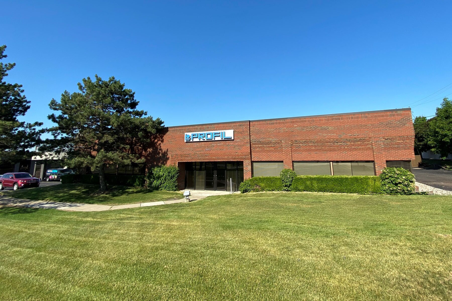 24401-24415 Halsted Rd, Farmington Hills, MI for Rent