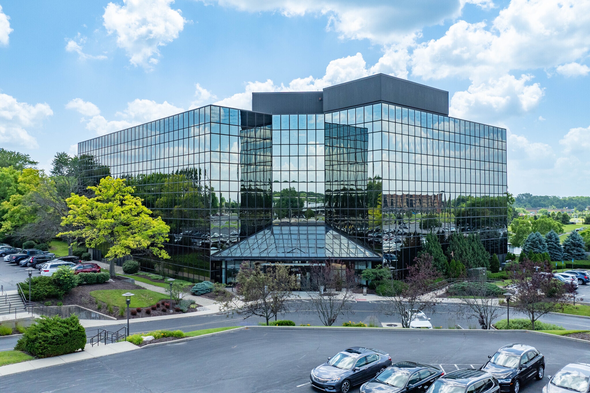 4555 Lake Forest Dr, Blue Ash, OH for Rent