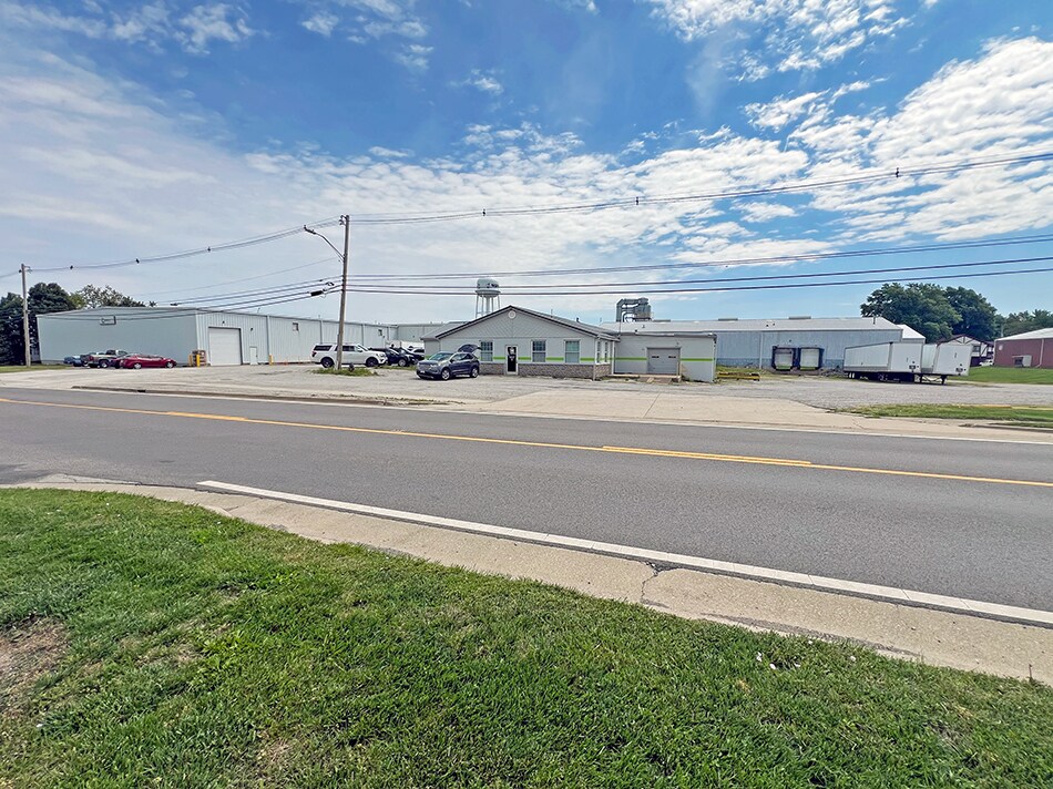 1450-1520 S Mill St, Nashville, IL for Rent