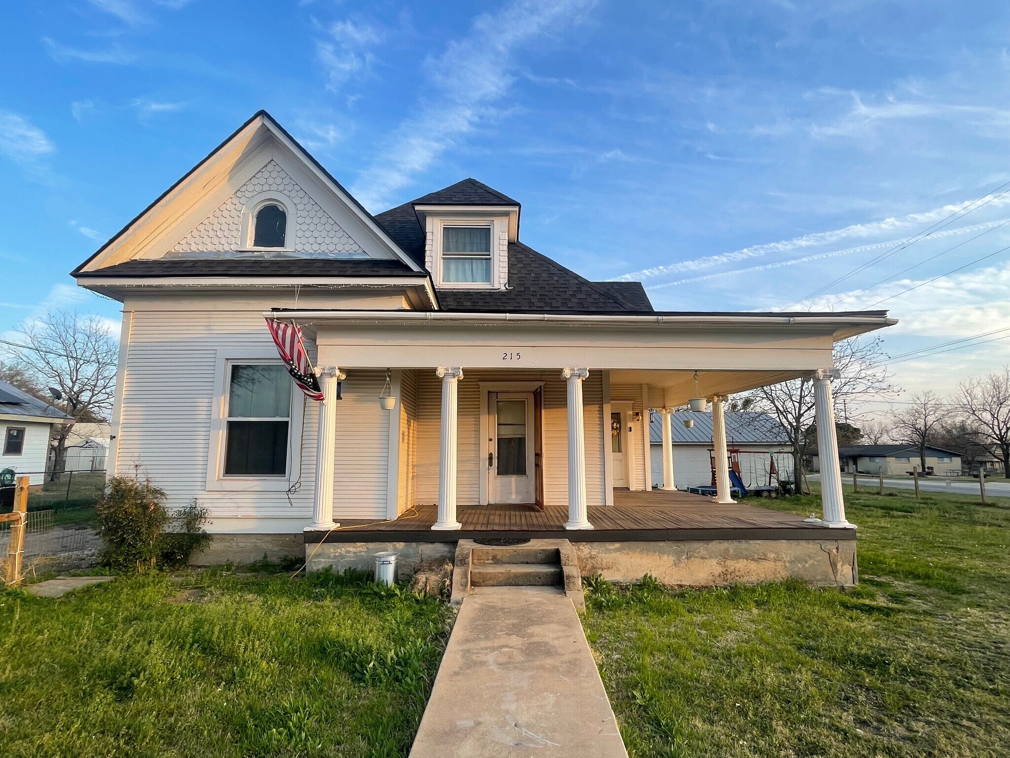 215 W Main St, Lometa, TX for Sale