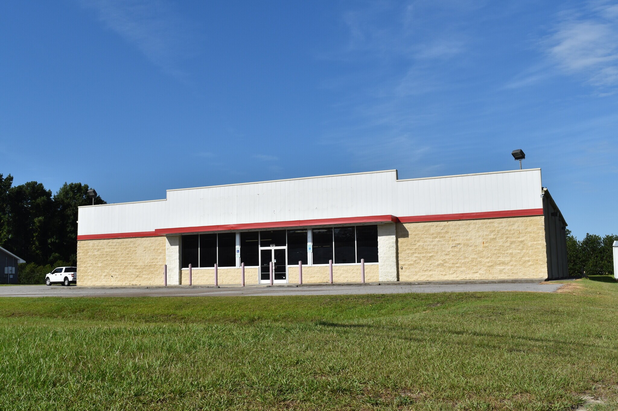 615 S Walnut St, Pamplico, SC for Rent