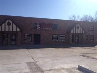 42120 Garfield Rd, Clinton Township, MI for Rent