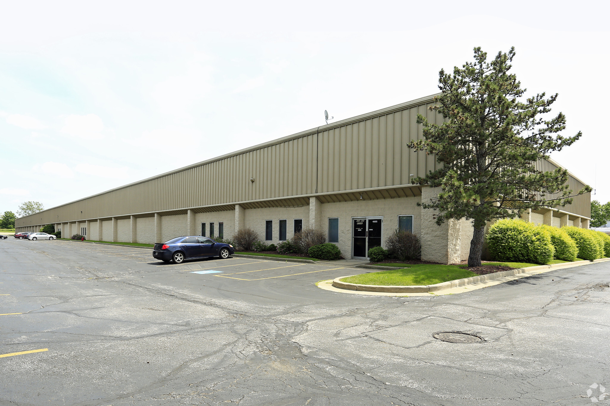 4455-4505 Industrial Pky, Cleveland, OH for Rent