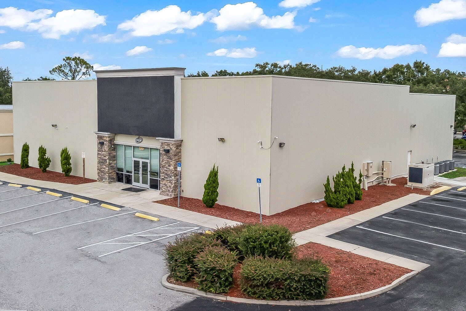 13891 N Us Highway 441, Lady Lake, FL for Rent